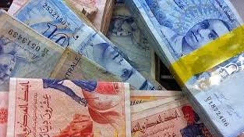 اقرار  منح بـ200د لعمّال المقاهي والمطاعم والقطاع السياحي