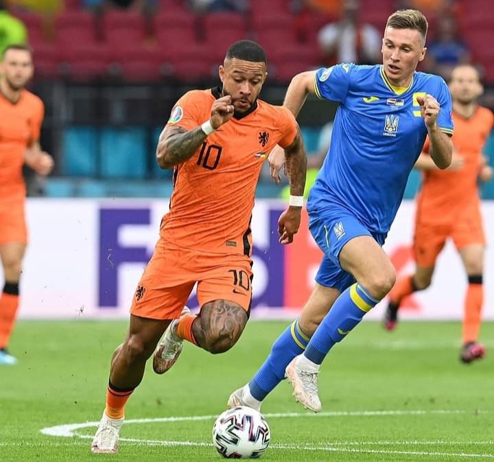هولندا تحقق فوزا مثيرا أمام أكرانيا