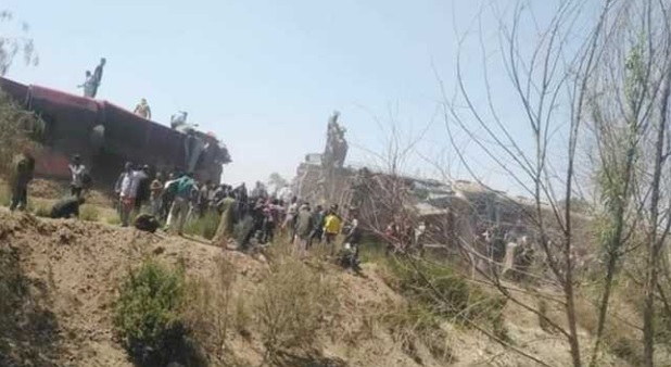 تحيين : قتلى وجرحى نتيجة خروج قطار عن السكة في مصر