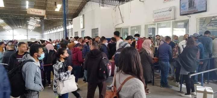 عقب إعلان الحجر الشامل: اكتظاظ وتدافع في محطات النقل البري